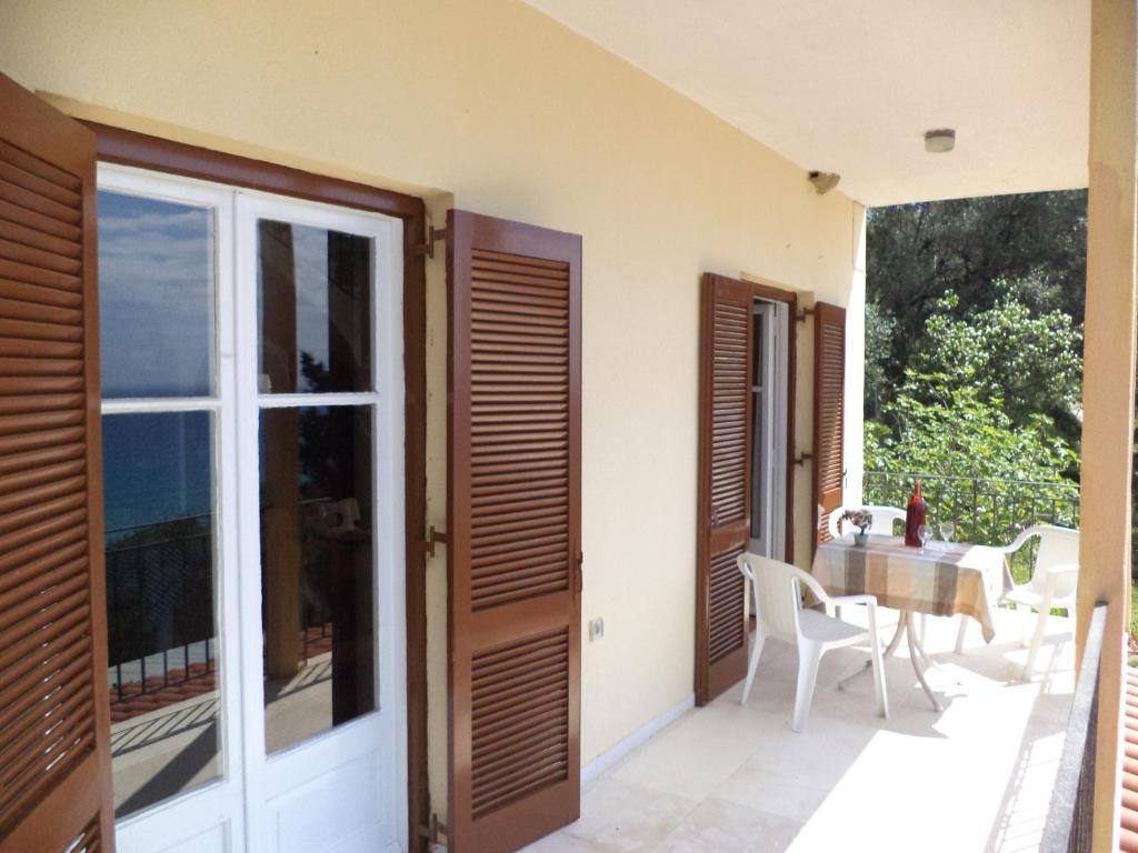 Stefanos Apartments By Sv Alians Agios Gordios  Room photo